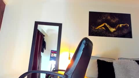 Snapshot of kimberlybanks2 chatting on November 27, 10:17 am Kimberly Banks online show from November 27, 10:17 am