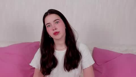 Snapshot of kimberlybond chatting on December 15, 8:35 pm KimberlyBond online show from December 15, 8:35 pm