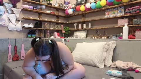 kimberlycaprice online show from February 8, 11:22 am