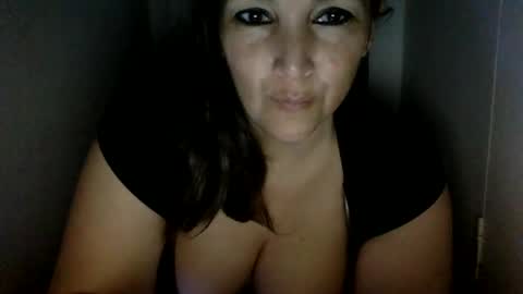 Snapshot of kimberlylynn chatting on January 23, 10:32 am KimberlyLynn online show from January 23, 10:32 am