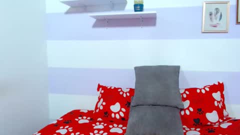 Kim  online show from December 7, 6:37 pm