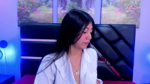 Kimberly Villalobos online show from January 13, 2:42 pm