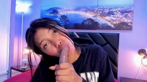 Snapshot of kimberlyvillalobos chatting on March 3, 11:38 am Kimberly Villalobos online show from March 3, 11:38 am