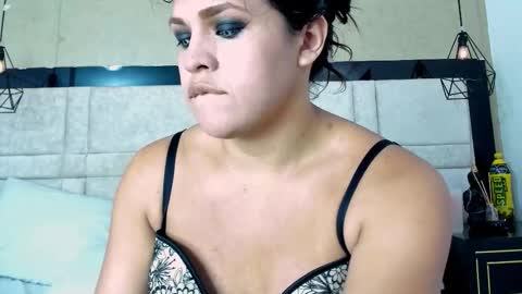 Kim cossey online show from February 18, 2:07 am