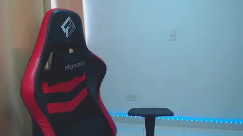 Kim 3 online show from January 28, 3:57 pm