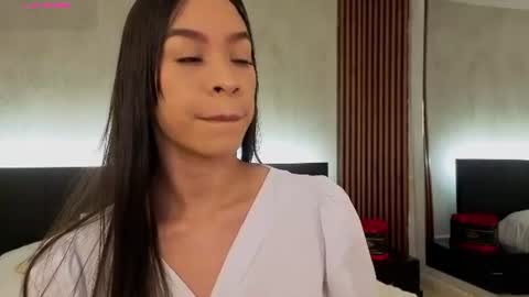 kimhilton online show from July 29, 3:37 am