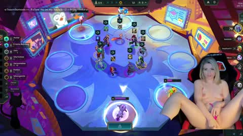 Snapshot of kimilee22 chatting on October 5, 2:21 am Wolfs Girl online show from October 5, 2:21 am