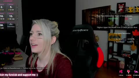 Snapshot of kimilee22 chatting on November 26, 7:04 pm Wolfs Girl online show from November 26, 7:04 pm