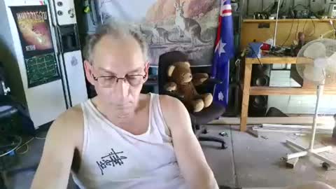 kimintheshed online show from March 22, 6:28 am