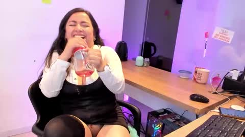 Snapshot of kimkalifa chatting on September 20, 4:08 pm Camila online show from September 20, 4:08 pm