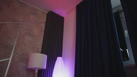 Kim online show from March 8, 5:00 am