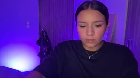 Snapshot of kimmi_foxy chatting on March 18, 11:19 pm kimmi online show from March 18, 11:19 pm