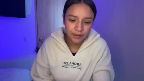 Snapshot of kimmi_foxy chatting on April 29, 9:32 pm kimmi online show from April 29, 9:32 pm