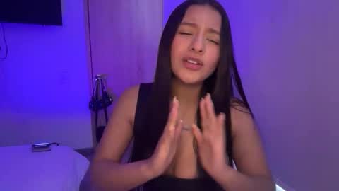 Snapshot of kimmi_foxy chatting on May 21, 3:19 pm kimmi online show from May 21, 3:19 pm