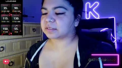 Snapshot of kimmiakiss22 chatting on February 21, 9:49 pm Kimmi online show from February 21, 9:49 pm