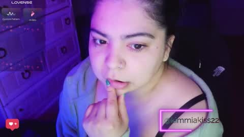 Snapshot of kimmiakiss22 chatting on March 15, 2:06 am Kimmi online show from March 15, 2:06 am