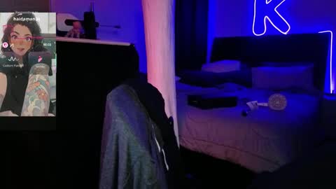 Snapshot of kimmiakiss22 chatting on May 14, 3:02 am Kimmi online show from May 14, 3:02 am