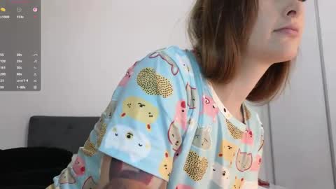 Snapshot of kimmie_ chatting on April 18, 6:12 pm Kimmie online show from April 18, 6:12 pm