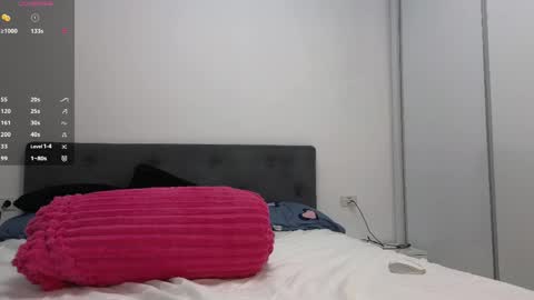 Snapshot of kimmie_ chatting on May 7, 7:19 pm Kimmie online show from May 7, 7:19 pm