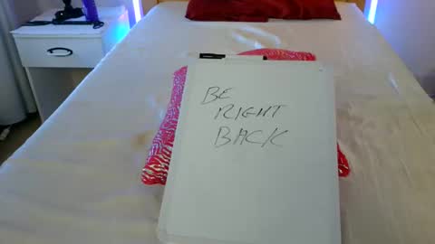 Kimmi Taylor online show from October 20, 10:43 pm