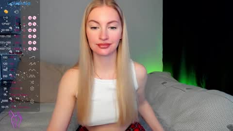 Snapshot of kimmy1_powell chatting on January 27, 3:26 am kimmy1_powell online show from January 27, 3:26 am