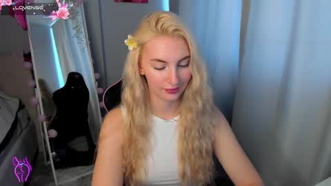kimmy1_powell online show from June 9, 2:23 am