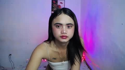 kim ejara online show from December 3, 2:47 am