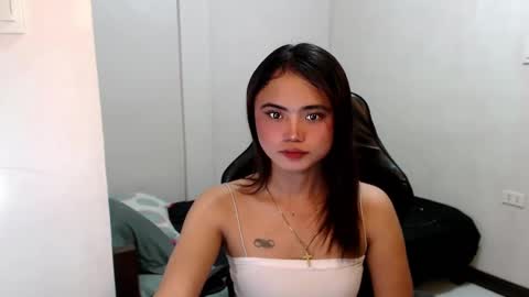 kim ejara online show from December 7, 1:47 am