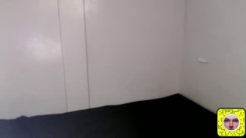 kim ejara online show from December 9, 7:06 am