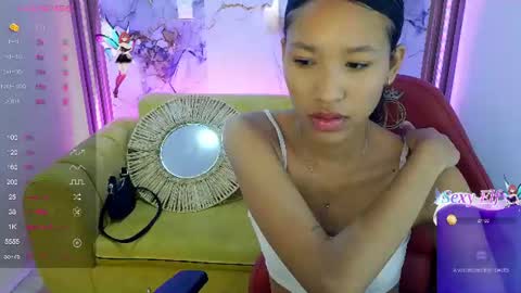 Snapshot of kimmy_m_ chatting on June 16, 12:19 pm kimmy_m_ online show from June 16, 12:19 pm