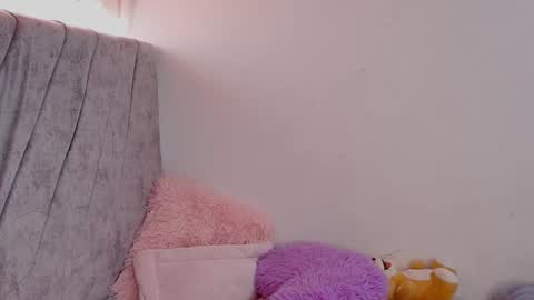 Snapshot of kimmy_veggaa chatting on October 10, 6:18 pm kimm online show from October 10, 6:18 pm