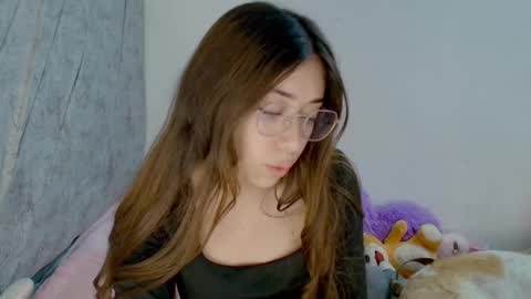 Snapshot of kimmy_veggaa chatting on October 16, 3:07 am kimm online show from October 16, 3:07 am