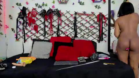 Snapshot of kimmy_woold chatting on June 20, 1:25 pm kimmy_woold online show from June 20, 1:25 pm