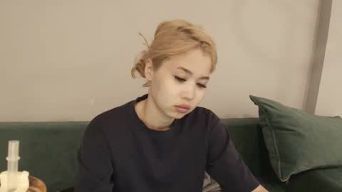 Kimi online show from June 22, 3:08 am