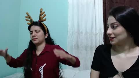 Kim and Zuka online show from December 17, 3:23 am