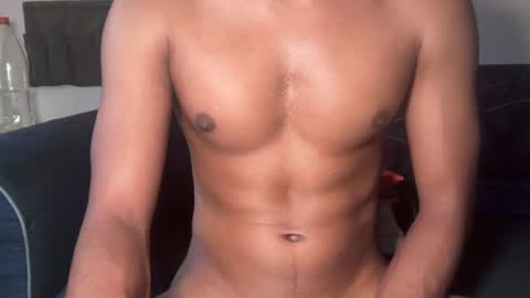 Snapshot of kinda_horny_right_now chatting on June 10, 7:29 am Isaac online show from June 10, 7:29 am