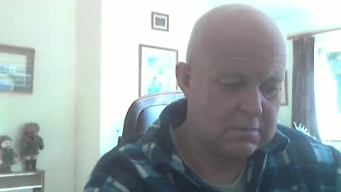 Snapshot of kindahairy4u chatting on October 27, 9:46 am kindahairy4u online show from October 27, 9:46 am