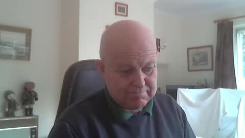 kindahairy4u online show from November 4, 11:09 am