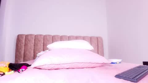 Bella online show from November 13, 3:05 am