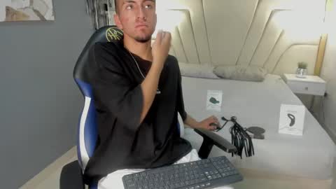 King Dante  online show from December 7, 8:38 pm