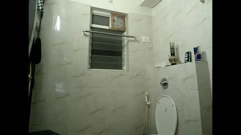 Snapshot of king_kong_india3 chatting on January 7, 3:44 pm Jay online show from January 7, 3:44 pm