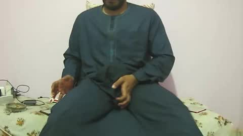 Snapshot of king_of_arabians chatting on April 25, 10:18 pm king_of_arabians online show from April 25, 10:18 pm