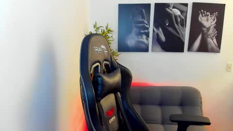 king_of_kings__ online show from February 19, 3:28 am