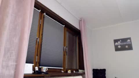 Snapshot of kingandprincess chatting on September 25, 6:11 pm sexysexyhotwetpinkredpussy online show from September 25, 6:11 pm