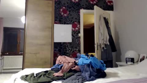 Snapshot of kingandprincess chatting on December 4, 6:38 pm sexysexyhotwetpinkredpussy online show from December 4, 6:38 pm