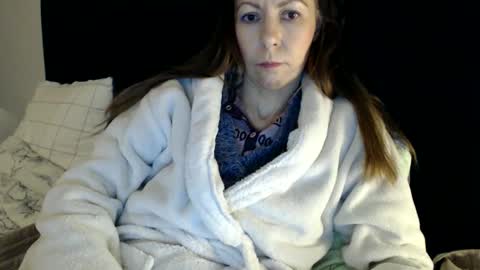 Snapshot of kingandprincess chatting on April 3, 8:18 pm sexysexyhotwetpinkredpussy online show from April 3, 8:18 pm