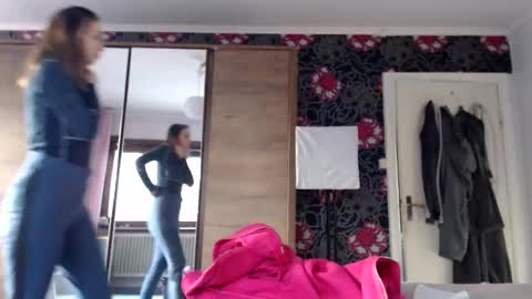 sexysexyhotwetpinkredpussy online show from May 8, 6:13 pm
