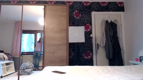 sexysexyhotwetpinkredpussy online show from May 16, 6:39 pm