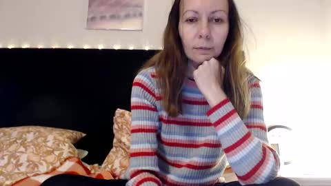 sexysexyhotwetpinkredpussy online show from May 18, 8:36 pm