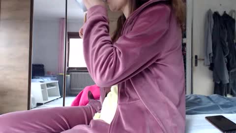 sexysexyhotwetpinkredpussy online show from May 31, 5:31 pm